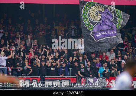 Rotterdam, Paesi Bassi. 17 settembre 2023. ROTTERDAM, PAESI BASSI - 17 SETTEMBRE: Tifosi e tifosi dell'Almere City FC durante la partita olandese Eredivisie tra l'Excelsior Rotterdam e l'Almere City FC al Van Donge & De Roo Stadion il 17 settembre 2023 a Rotterdam, Paesi Bassi. (Foto di Joris Verwijst/Orange Pictures) credito: Orange Pics BV/Alamy Live News Foto Stock