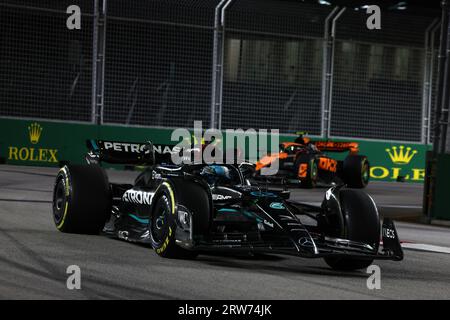 Singapore, Singapore. 17 settembre 2023. George Russell (GBR) Mercedes AMG F1 W14. Formula 1 World Championship, Rd 16, Gran Premio di Singapore, domenica 17 settembre 2023. Circuito di Marina Bay Street, Singapore. Crediti: James Moy/Alamy Live News Foto Stock