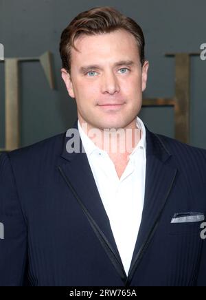 **FOTO DEL FILE** Billy Miller è morto. BEVERLY HILLS, CA - 11 NOVEMBRE: Billy Miller, alla Apple's Truth Be Tell Premiere al Samuel Goldwyn Theater - Academy of Motion Picture Arts and Sciences di Beverly Hills, California, l'11 novembre 2019. Crediti: Faye Sadou/MediaPunch Foto Stock