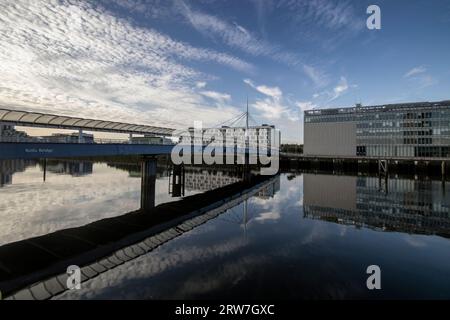 Alba sul Clyde Waterfront nel centro di Glasgow, Scozia Foto Stock