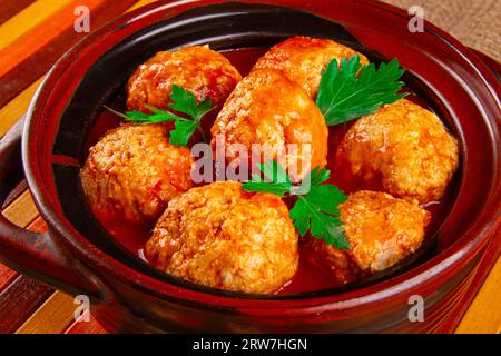 Primi piani di polpette alla siciliana in salsa di pomodoro Foto Stock