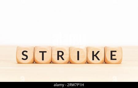 Colpire i blocchi di legno. Copia spazio Foto Stock