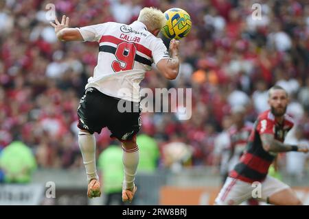 Rio de Janeiro (RJ), 17/09/2023 - Flamengo-São Paulo - Calleri jogador do São Paulo, durante partida contra o Flamengo, válida pela final da Copa do Brasil 2023, realizada no Estádio Mário Filho (Maracanã), na zona norte do Rio de Janeiro, neste domingo (17).Jonathan Calleri di San Paolo celebra il gol di apertura del 0-1 durante la partita di calcio di andata della Coppa del Brasile tra Flamengo e Sao Paulo FC, a Rio de Janeiro, Brasile, il 17 settembre 2023. Foto Stock