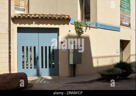 Viladecans, Spagna - 17 settembre 2023: Facciata esterna del museo Ca' n'Amat-Museu de Viladecans in Catalogna Foto Stock