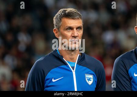 Lubiana, Slovenia. 15 settembre 2023. Paolo Maldini viene visto durante la partita di calcio di beneficenza Football Stars for Flood Victims in Slovenia. Le star del calcio si sono riunite allo Stadio Stozice per una partita di calcio di beneficenza per le vittime delle inondazioni in Slovenia. Le stelle erano divise in due squadre: Blu e rossa. Il punteggio finale è stato di 1:1 e dopo di che sono andati in rigore. La squadra blu ha vinto con un punteggio di 4:3. Il gioco ha raccolto circa 3, 5 milioni di euro per le vittime delle inondazioni. (Foto di Andrej Tarfila/SOPA Images/Sipa USA) credito: SIPA USA/Alamy Live News Foto Stock