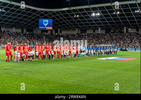 Lubiana, Slovenia. 15 settembre 2023. Le stelle del calcio in rosso e blu sono visibili durante la partita di calcio di beneficenza Football Stars for Flood Victims in Slovenia. Le star del calcio si sono riunite allo Stadio Stozice per una partita di calcio di beneficenza per le vittime delle inondazioni in Slovenia. Le stelle erano divise in due squadre: Blu e rossa. Il punteggio finale è stato di 1:1 e dopo di che sono andati in rigore. La squadra blu ha vinto con un punteggio di 4:3. Il gioco ha raccolto circa 3, 5 milioni di euro per le vittime delle inondazioni. (Foto di Andrej Tarfila/SOPA Images/Sipa USA) credito: SIPA USA/Alamy Live News Foto Stock