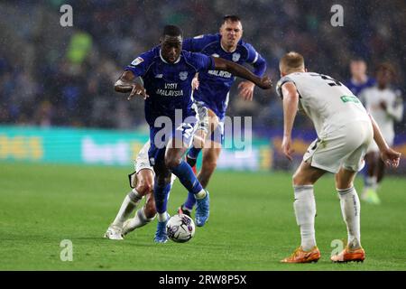 Cardiff, Regno Unito. 16 settembre 2023. Yakou Méite di Cardiff City (22) in azione. Partita di campionato EFL Skybet, Cardiff City contro Swansea City al Cardiff City Stadium di Cardiff, Galles, sabato 16 settembre 2023. Questa immagine può essere utilizzata solo per scopi editoriali. Solo per uso editoriale, foto di Andrew Orchard/Andrew Orchard fotografia sportiva/Alamy Live news credito: Andrew Orchard fotografia sportiva/Alamy Live News Foto Stock