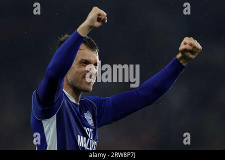 Cardiff, Regno Unito. 16 settembre 2023. Aaron Ramsey del Cardiff City festeggia dopo la vittoria delle sue squadre. Partita di campionato EFL Skybet, Cardiff City contro Swansea City al Cardiff City Stadium di Cardiff, Galles, sabato 16 settembre 2023. Questa immagine può essere utilizzata solo per scopi editoriali. Solo per uso editoriale, foto di Andrew Orchard/Andrew Orchard fotografia sportiva/Alamy Live news credito: Andrew Orchard fotografia sportiva/Alamy Live News Foto Stock