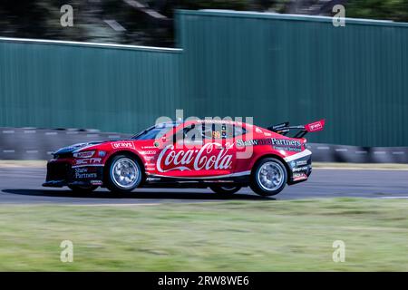 Melbourne, Australia, 17 settembre 2023. Brodie Kostecki (99) alla guida della Chevrolet Camaro ZL1-1LE per Coca-Cola Racing ed Erebus Motorsport durante il Repco Supercars Championship al Penrite Oil Sandown 500 al Sandown International Raceway il 17 settembre 2023 a Melbourne, Australia. Credito: Santanu Banik/Speed Media/Alamy Live News Foto Stock