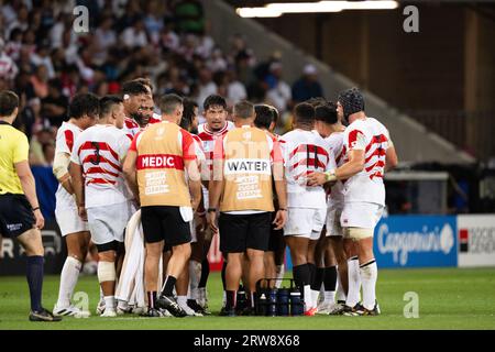 Bella, Francia. 17 settembre 2023. I giocatori giapponesi si riuniscono durante la partita di Coppa del mondo di rugby 2023 Pool D tra Inghilterra e Giappone allo Stade de Nice di Nizza, in Francia, il 17 settembre 2023. Crediti: Yuka Shiga/AFLO/Alamy Live News crediti: Aflo Co. Ltd./Alamy Live News Foto Stock