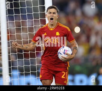 Roma. 17 settembre 2023. Paolo Dybala festeggia il suo gol durante una partita di serie A tra Roma e Empoli a Roma, in Italia, il 17 settembre 2023. Credito: Alberto Lingria/Xinhua/Alamy Live News Foto Stock