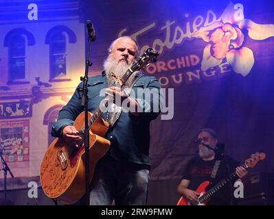 Nashville, Stati Uniti. 17 settembre 2023. Jamey Johnson sul palco del Tootsie's Orchid Lounge Annual Birthday Bash tenutosi a Broadway a Nashville, Tennessee. © Tammie Arroyo/AFF-USA.com credito: AFF/Alamy Live News Foto Stock