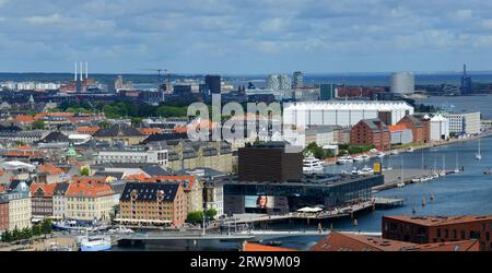 Vista dalla Chiesa del Salvatore della Playhouse - Un teatro sul mare a Copenaghen, Danimarca. Foto Stock