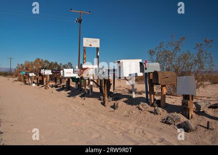 Cassette postali a Wilson Road, California, USA Foto Stock