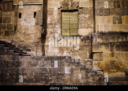 Cattedrale di Mezquita (la grande Moschea), antica facciata a Cordova, Andalusia, Spagna Foto Stock