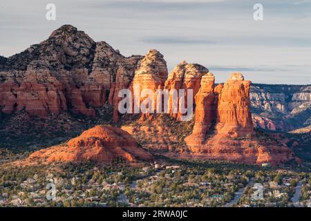 Vista dall'Aeroporto Mesa in Sedona al tramonto in Arizona, Stati Uniti d'America Foto Stock