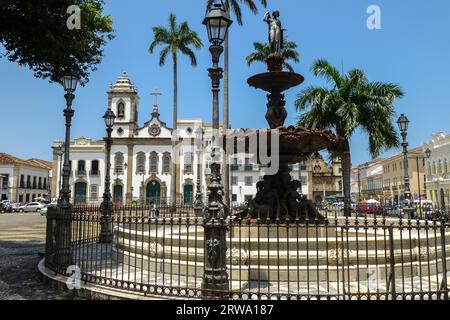 Terreiro de Jesus, famosa piazza nel cuore di Salvador da Bahia, Pelourinho, Brasile Foto Stock