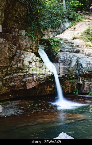 Splendida cascata al Blue Hole nel Tennessee. Foto Stock