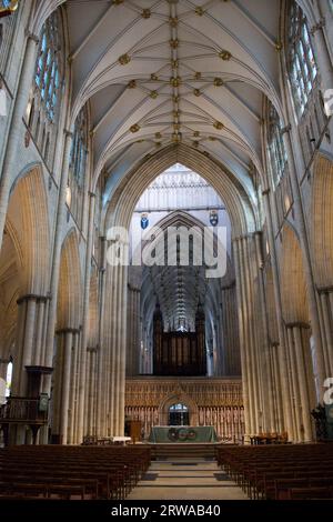 York Minster, la navata principale, Chiesa di San Pietro, York, Inghilterra Foto Stock