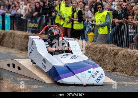 Colchester Soapbox Rally. Sapbox derby Gravity Racing nella High Street di Colchester, Essex, Regno Unito. Partecipante 01 BBC Essex Foto Stock