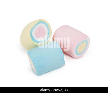 Marshmallows di diversi colori isolati su sfondo bianco Foto Stock