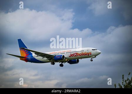 Jet2 festeggia l'atterraggio di un aeromobile Boeing 737-804. Foto Stock