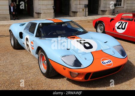 Ford GT40 (1968) (vincitore le Mans 1968 e 1969), Concours of Elegance 2023, Hampton Court Palace, Londra, Regno Unito, Europa Foto Stock