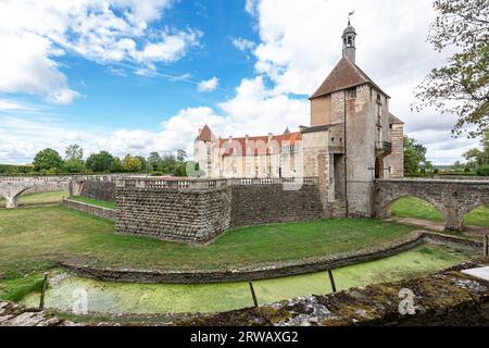 Chateaux d'Epoisses nel dipartimento di Côte-d'Or della Borgogna Francia. Foto Stock