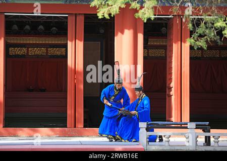 Pechino, Cina, 5 ottobre 2019: Dacheng rituale e performance musicale del Tempio di Confucio a Pechino. Foto Stock