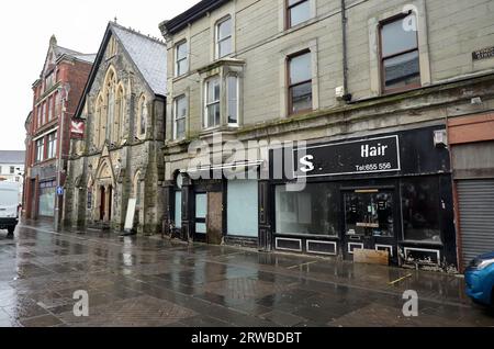 Caratteristica di Bridgend, una città del Galles, UKLa città ha molti negozi abbandonati foto di Richard Williams Photography Foto Stock