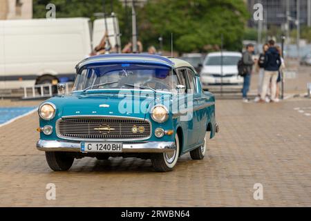 Sofia, Bulgaria - 17 settembre 2023: Parata retrospettiva autunnale di auto d'epoca o d'epoca, auto retrospettiva Foto Stock