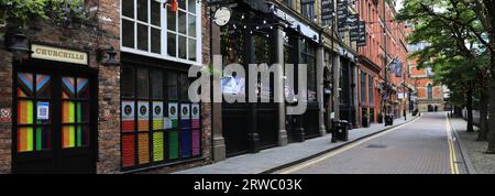 Pub lungo il villaggio gay di Manchester, Canal Street, Manchester City, Inghilterra, Regno Unito Foto Stock