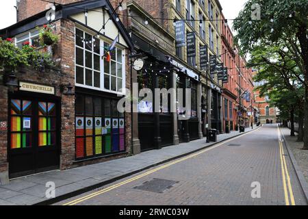Pub lungo il villaggio gay di Manchester, Canal Street, Manchester City, Inghilterra, Regno Unito Foto Stock