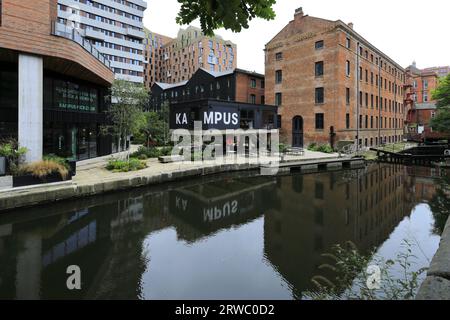 Vista lungo Canal Street, il villaggio gay di Manchester, Manchester City, Inghilterra, Regno Unito Foto Stock