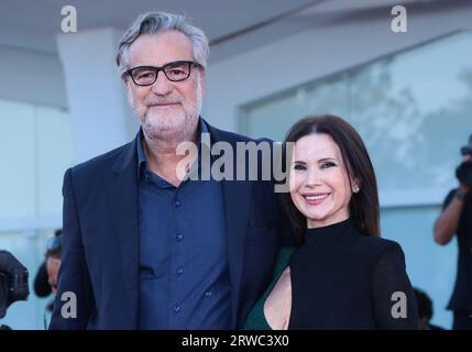 VENEZIA, ITALIA - 01 SETTEMBRE: Max Tortora e Maria Teresa Merlino partecipano a un Red carpet per il film "Felicità" alla 80° Mostra del Cinema di Venezia Foto Stock