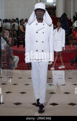 Londra, Regno Unito. 16 settembre 2023. Una modella cammina sulla passerella alla sfilata labrum di Londra durante la sfilata Primavera Estate 2024 Collections Fashion Show alla London Fashion Week di Londra, Regno Unito, il 16 settembre 2023. (Foto di Jonas Gustavsson/Sipa USA) credito: SIPA USA/Alamy Live News Foto Stock