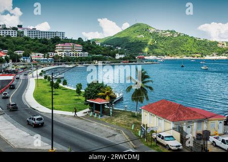 Paesaggio urbano di Charlotte Amalie, la capitale delle Isole Vergini americane, situata sull'isola di St Thomas. Foto Stock