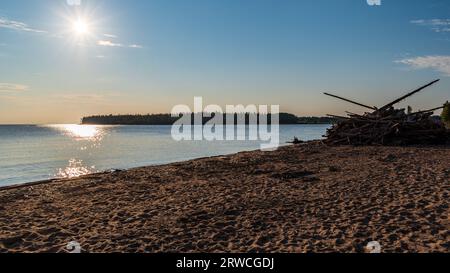 Mattina al South Slave Lake, Hay River, NT, Canada Foto Stock