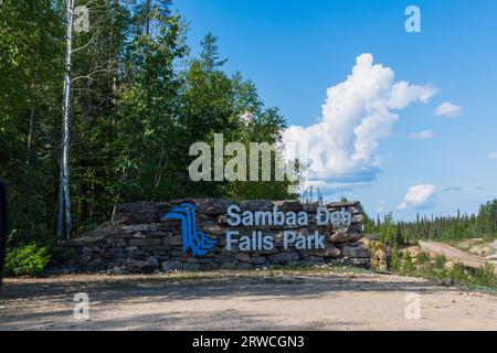 Sambaa Deh Falls Territorial Park, NT / Canada - 16 agosto 2022: Cartello d'ingresso al Sambaa Deh Falls Territorial Park, Northwest Territories, Canada Foto Stock