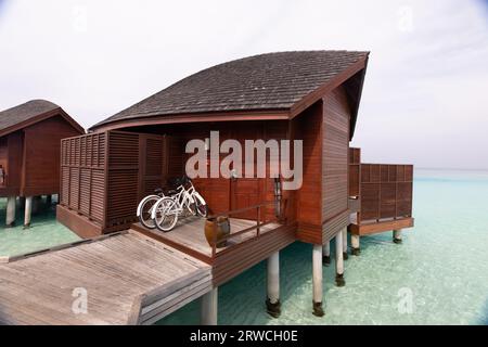 Atollo di male Sud, Maldive - 21 marzo 2017: Anantara Dhigu Maldives Resort; Paradise Rest. Splendido paesaggio marino. Luogo per il relax editoriale. Alta qu Foto Stock