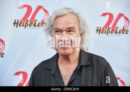 Amburgo, Germania. 18 settembre 2023. Stefan Gwildis, musicista, viene al gala di compleanno per 20 anni di musical 'Heiße Ecke' a Schmidts Tivoli. Crediti: Georg Wendt/dpa/Alamy Live News Foto Stock