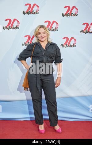 Amburgo, Germania. 18 settembre 2023. Annett Louisan, cantante, viene al gala di compleanno per 20 anni di musical 'Heiße Ecke' a Schmidts Tivoli. Crediti: Georg Wendt/dpa/Alamy Live News Foto Stock