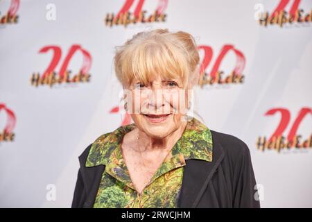 Amburgo, Germania. 18 settembre 2023. Hannelore Hoger, attrice, viene al gala di compleanno per 20 anni di musical "Heiße Ecke" a Schmidts Tivoli. Crediti: Georg Wendt/dpa/Alamy Live News Foto Stock