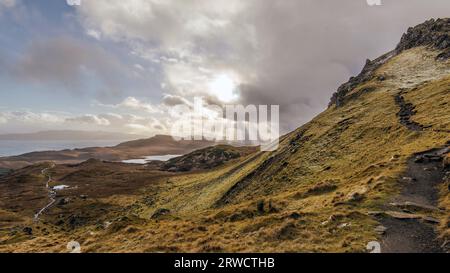 Visitare l'isola di Skye in Scozia all'inizio di dicembre godendo questo posto al massimo Foto Stock