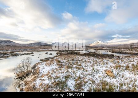 Visitare l'isola di Skye in Scozia all'inizio di dicembre godendo questo posto al massimo Foto Stock