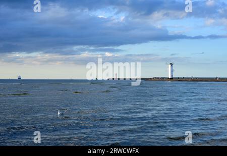 Stawa Mlyny in forma di mulino a vento, Mar baltico a Swinoujscie, Polonia Foto Stock