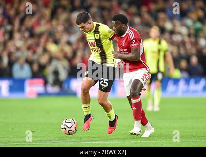 Nottingham, Regno Unito. 18 settembre 2023. *** Durante la partita di Premier League tra Nottingham Forest e Burnley al City Ground, Nottingham, Inghilterra, il 18 settembre 2023. Foto di Mark Dunn. Solo per uso editoriale, licenza necessaria per uso commerciale. Nessun utilizzo in scommesse, giochi o pubblicazioni di un singolo club/campionato/giocatore. Credito: UK Sports Pics Ltd/Alamy Live News Foto Stock