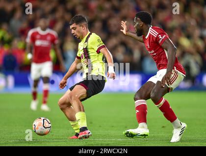 Nottingham, Regno Unito. 18 settembre 2023. *** Durante la partita di Premier League tra Nottingham Forest e Burnley al City Ground, Nottingham, Inghilterra, il 18 settembre 2023. Foto di Mark Dunn. Solo per uso editoriale, licenza necessaria per uso commerciale. Nessun utilizzo in scommesse, giochi o pubblicazioni di un singolo club/campionato/giocatore. Credito: UK Sports Pics Ltd/Alamy Live News Foto Stock