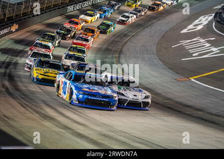 Bristol, Tennessee, Stati Uniti. 15 settembre 2023. Daniel Hemric (10) pilota della NASCAR Xfinity Series corre per la posizione per il Food City 300 al Bristol Motor Speedway di Bristol TN. (Immagine di credito: © Logan T Arce Grindstone Media GR/ASP) SOLO USO EDITORIALE! Non per USO commerciale! Foto Stock