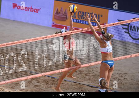 Lena Plesiutschnig (Austria), Menia Bentele (Svizzera). Beach Volley. Campionati europei di Monaco 2022 Foto Stock